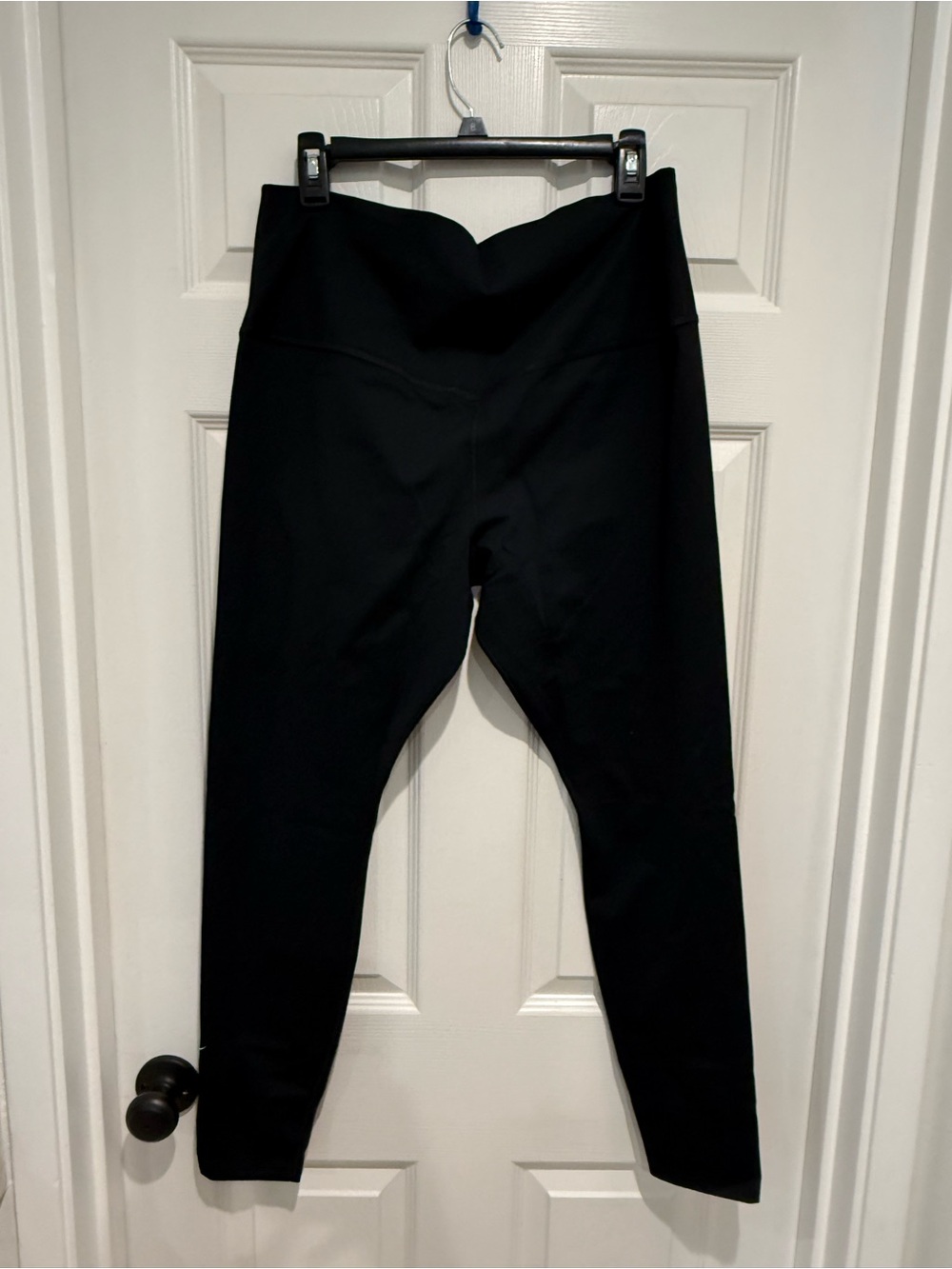 Nike women’s Black High-Rise Performance Leggings